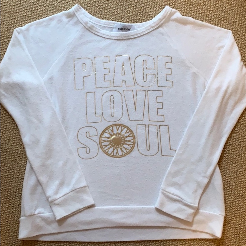 Woman’s soul cycle pullover